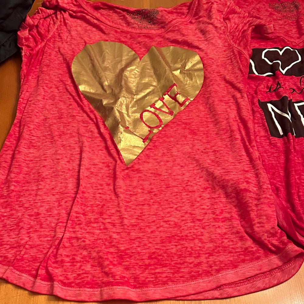 Valentine’s fitted tee duo - Picture 4 of 7